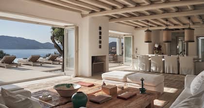 The Margi Villa Mykonos,Εlegant Retreat 5min from Beach w/ Butler & Security