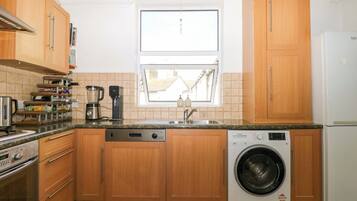 Dishwasher, cookware/dishes/utensils