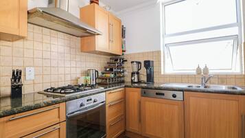 Dishwasher, cookware/dishes/utensils