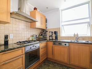 Dishwasher, cookware/dishes/utensils