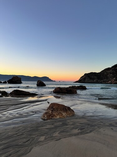 Beautiful holiday home in Céltigos with a private garden.