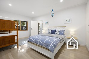 4 dormitorios, tabla de planchar con plancha, wifi gratis y ropa de cama