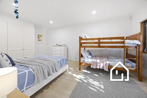 4 camere, ferro/asse da stiro, Wi-Fi gratuito, lenzuola