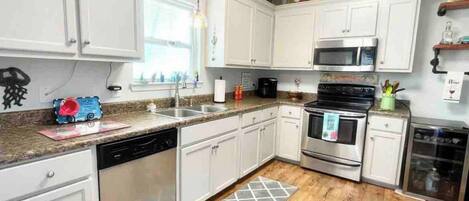 House, 3 Bedrooms, Smoking, Balcony | Interior