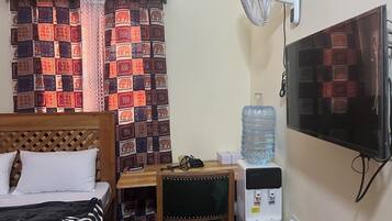 Free WiFi, bed sheets