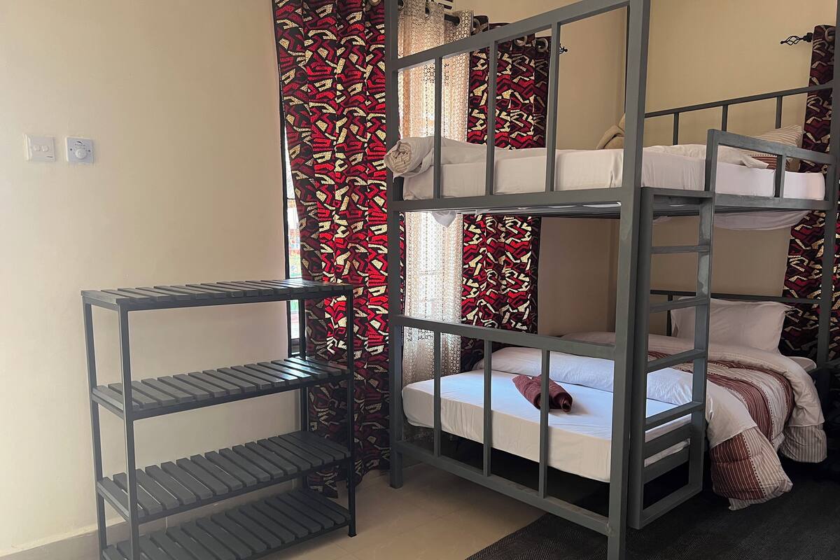 Basic Twin Room | Free WiFi, bed sheets