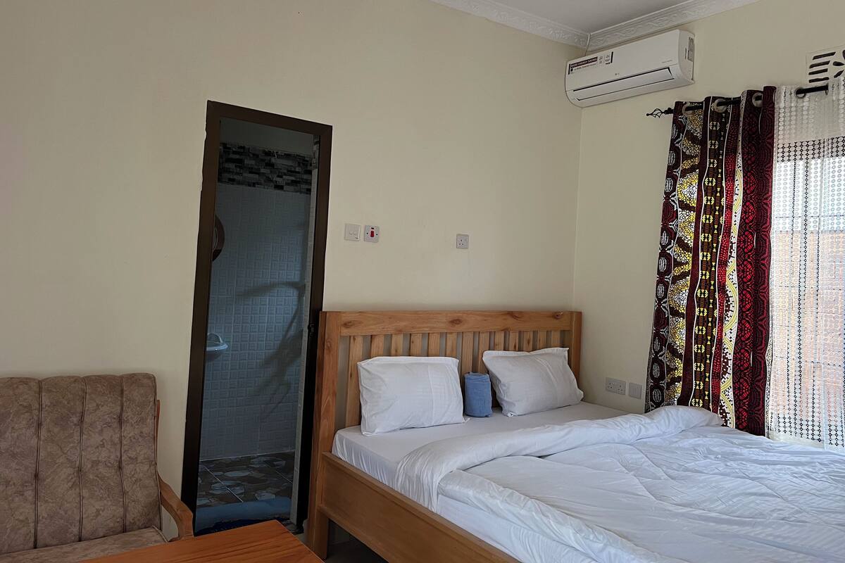 Deluxe Double Room, Balcony | WiFi (free), bed sheets