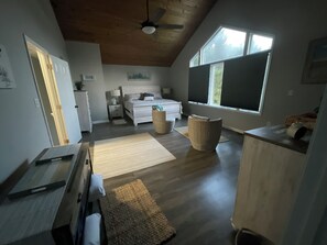 2 sovrum, skrivbord, strykjärn/strykbräda och gratis wi-fi