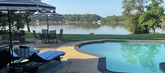 Secluded Waterfront Retreat 2 bed 1 1/2 baths private guest house w Pool & Beach