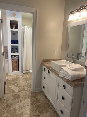 Shower, jetted bath, towels, soap - 3 bdrm home with private dock located on Lagoon close to beach and downtown (Gulf Shores)