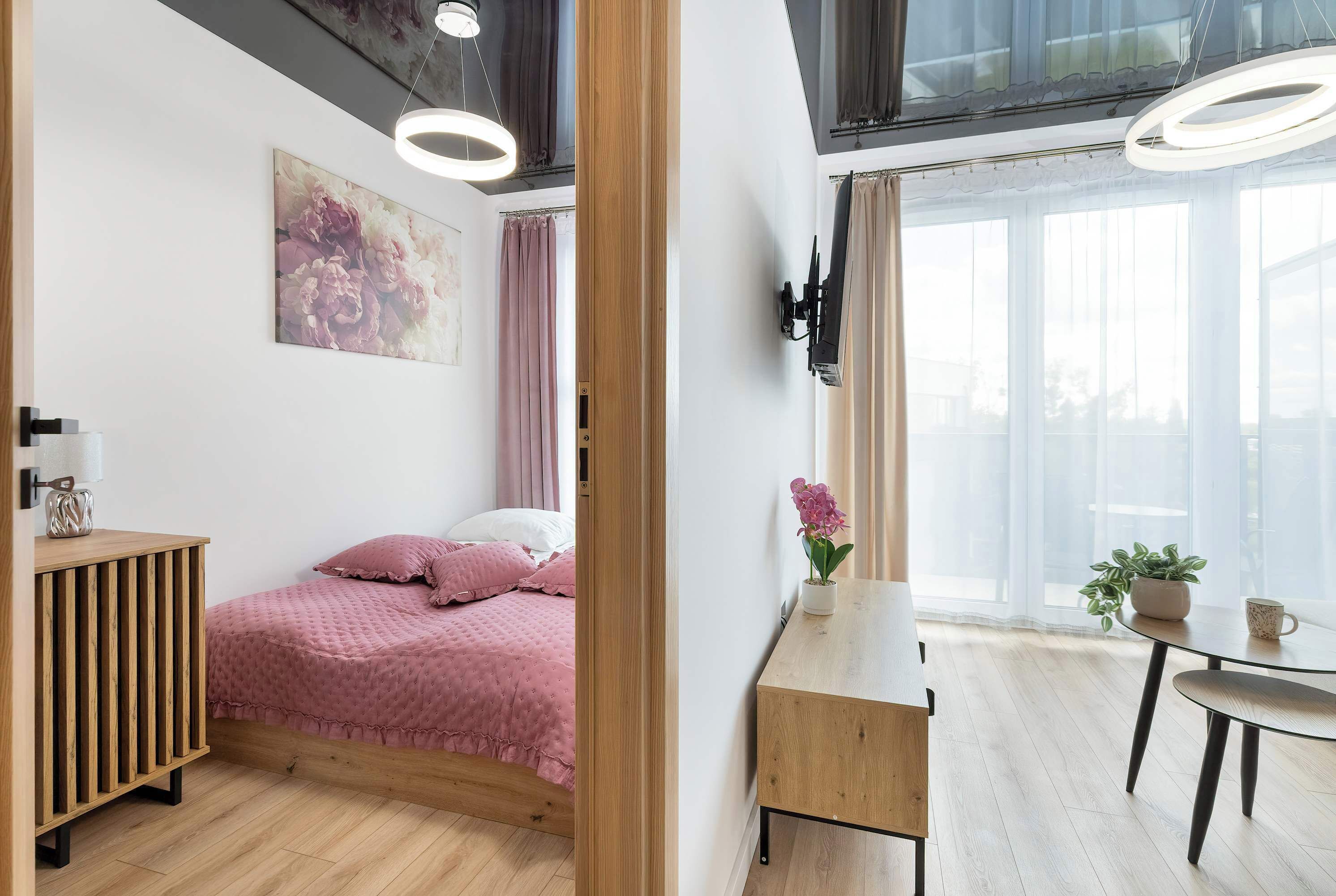 1 bedroom, desk, iron/ironing board, WiFi