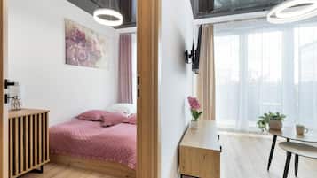 1 bedroom, desk, iron/ironing board, WiFi