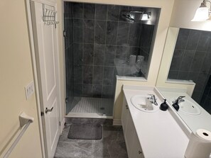 Towels, soap, shampoo, toilet paper
