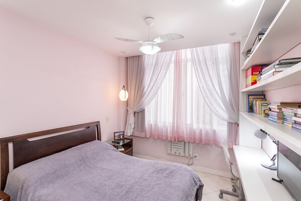 1 camera, Wi-Fi, lenzuola