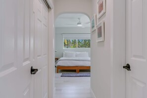 House | 3 bedrooms - Sunshine Edit- Contemporary Yard and Near Beach (Hollywood)