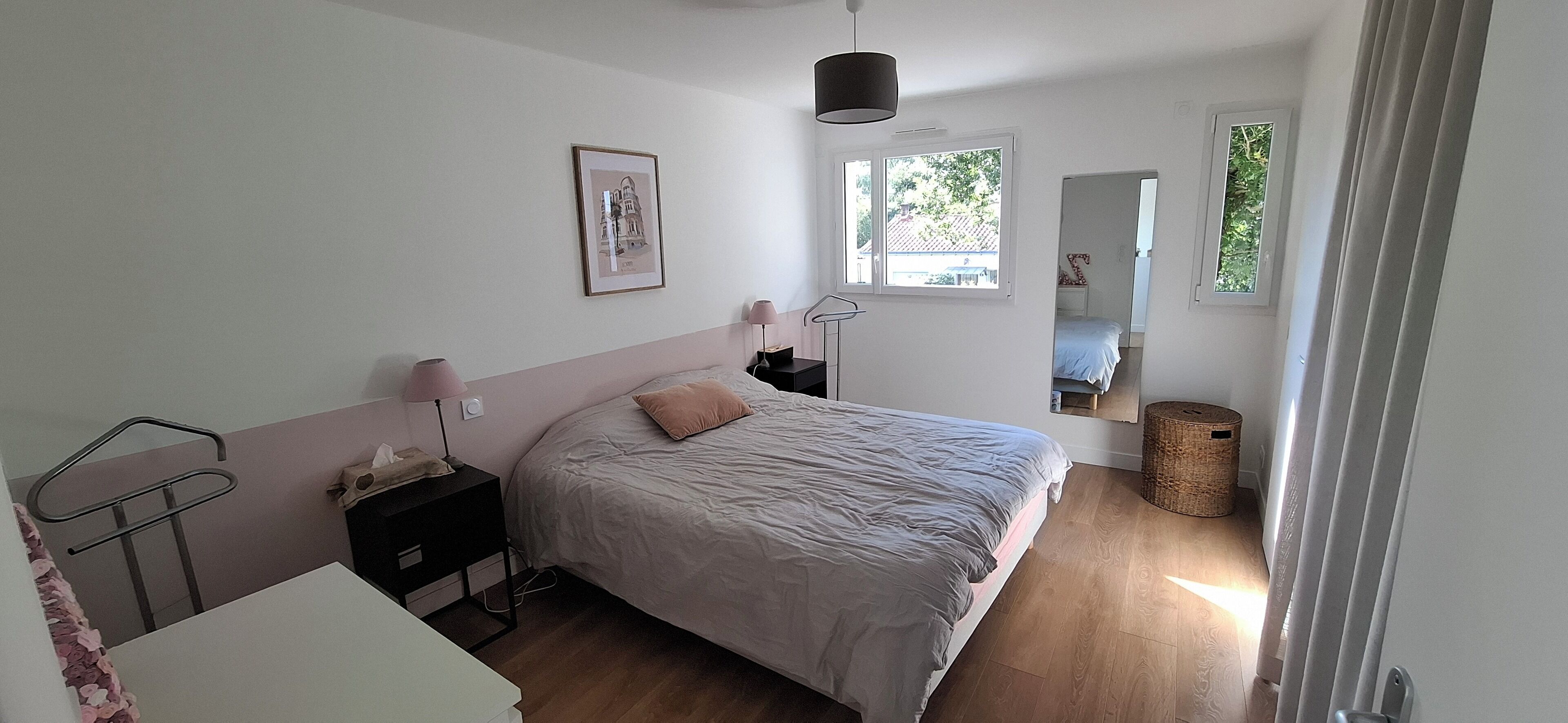 3 chambres, fer et planche à repasser, Wi-Fi, draps fournis