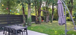 Outdoor dining - Family home near Nantes with public transport and shops (Rezé)