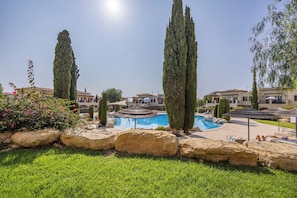 Appartement, 3 chambres, terrasse, vue piscine | Jardin