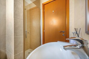 Apartment, 3 Bedrooms, Terrace, Pool View | Bathroom - Aa02 Adjacent to Aphrodite Hills- Communal Pool, Garden (Kouklia)