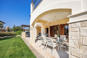 Appartement, 3 chambres, terrasse, vue piscine | Terrasse/Patio