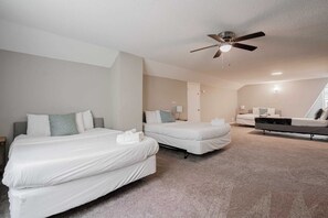 4 bedrooms, iron/ironing board, Internet, bed sheets