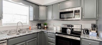 15 Mins to Columbia Airport - Win-Some At Wynnsum!