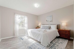 3 bedrooms, iron/ironing board, Internet, bed sheets - 15 Mins to Columbia Airport - Win-Some At Wynnsum! (Lexington)