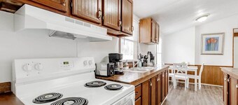 15mins to Downtown- Adorable on Taylor, Both Units