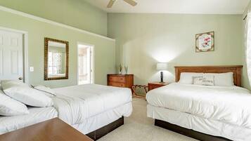 3 soverom, strykejern/-brett, internettilgang og sengetøy