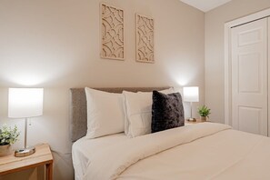 3 bedrooms, internet, bed sheets