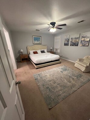 4 chambres, fer et planche à repasser, accès à Internet, literie fournie