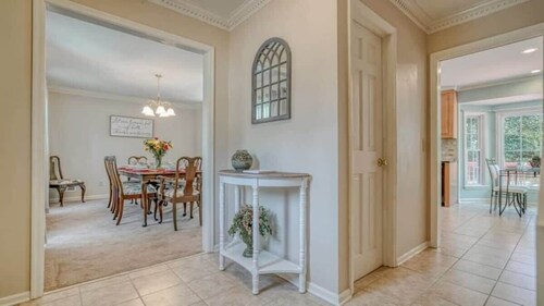 Great Back Deck and Yard - The Bright Brick Beauty