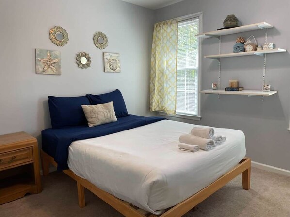 4 habitaciones, tabla de planchar con plancha, internet y ropa de cama 