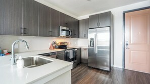 Kühlschrank, Esstisch