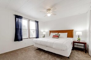 2 bedrooms, iron/ironing board, internet, bed sheets