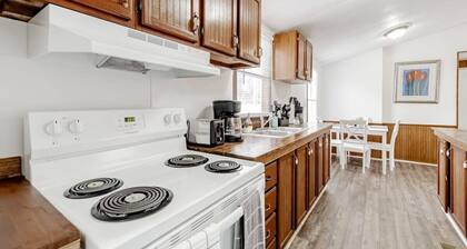 Mins to Downtown & Working Desk - Gamecock Roost