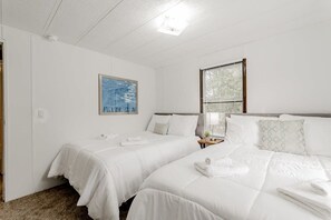 2 chambres, fer et planche à repasser, accès Internet, draps fournis