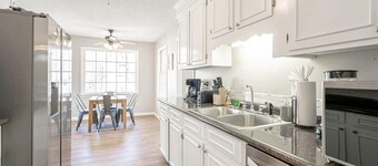Mins to Lake Murray & Downtown! Serene on Sonning