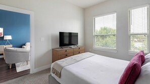 1 bedroom, desk, iron/ironing board, WiFi