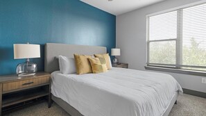 2 Schlafzimmer, Schreibtisch, Bügeleisen/Bügelbrett, WLAN