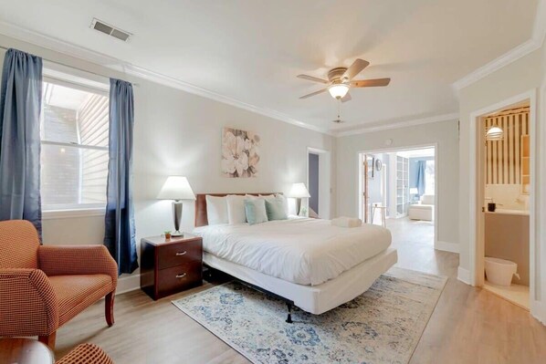 2 makuuhuonetta, silitysrauta/-lauta, internet, vuodevaatteet