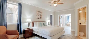 Near Downtown & On the Water! Sweet Retreat!