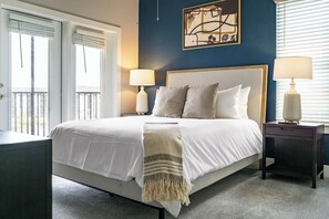 1 bedroom, desk, iron/ironing board, WiFi