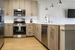 Kühlschrank, Esstisch