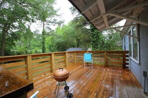 Terrace/patio - Near Ft. Jackson & Shops - Forrest Lake Hidden Gem (Columbia)