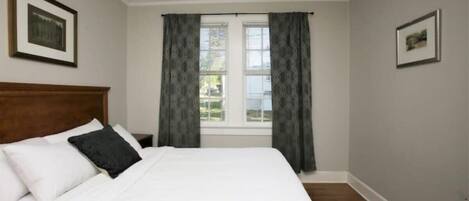 2 bedrooms, iron/ironing board, Internet, bed sheets