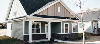 New Home Near USC & Bases - The Capital Cottage