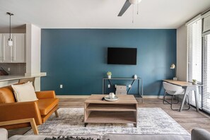 Smart TV - Landing | Incredible 1BD, Gym, Clubhouse (Knoxville)