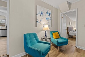 Interior - USC & Downtown Gem: Modern Family Home! (Columbia)