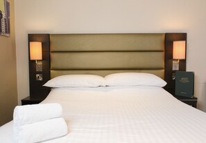 Standard Double Room, Private Bathroom - The Coach & Horses Hotel (Cardiff)